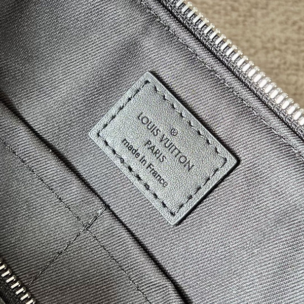 ルイヴィトンバッグ着用イメージ